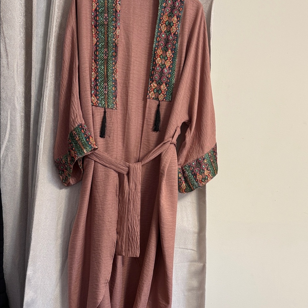 Cardigan Bohemian Pink Kimono with Embroidered Details